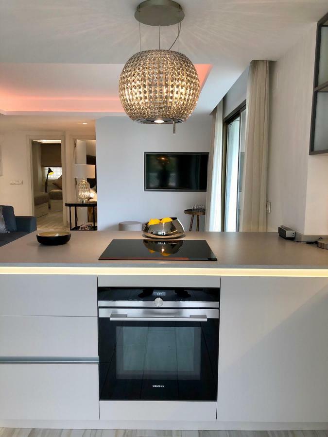 Luxury Apartment In La Isla, Walking Distance To Puerto Banus Marbella Exterior foto