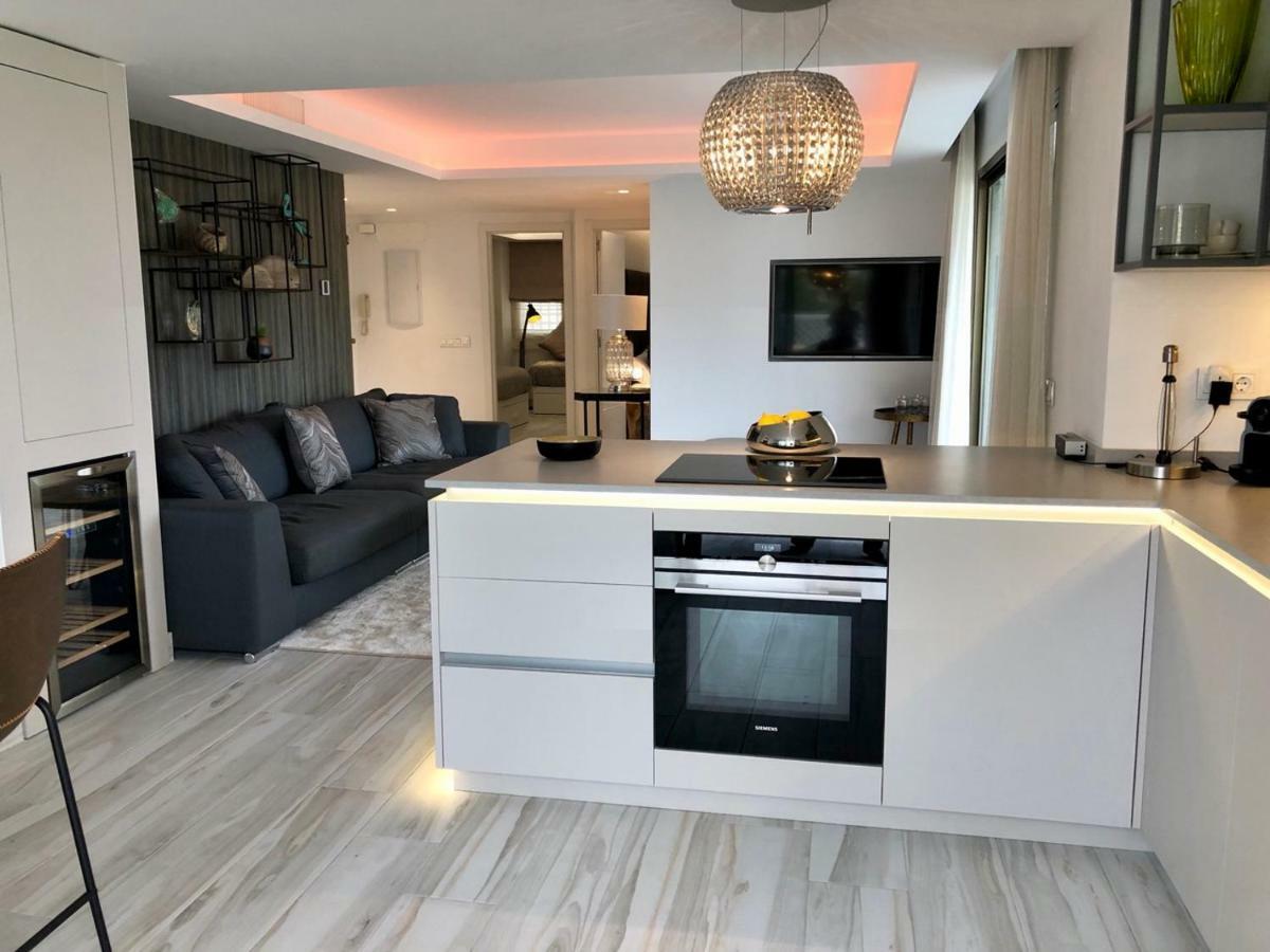 Luxury Apartment In La Isla, Walking Distance To Puerto Banus Marbella Exterior foto
